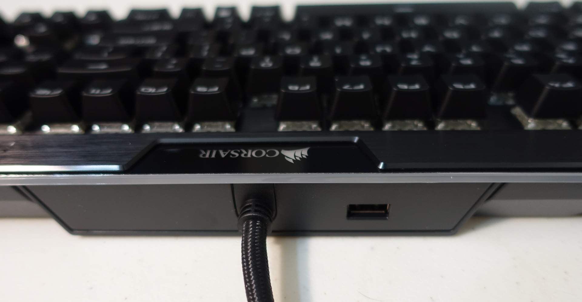 Corsair K95 Platinum Review The Flagship Learns From Corsair's Solid