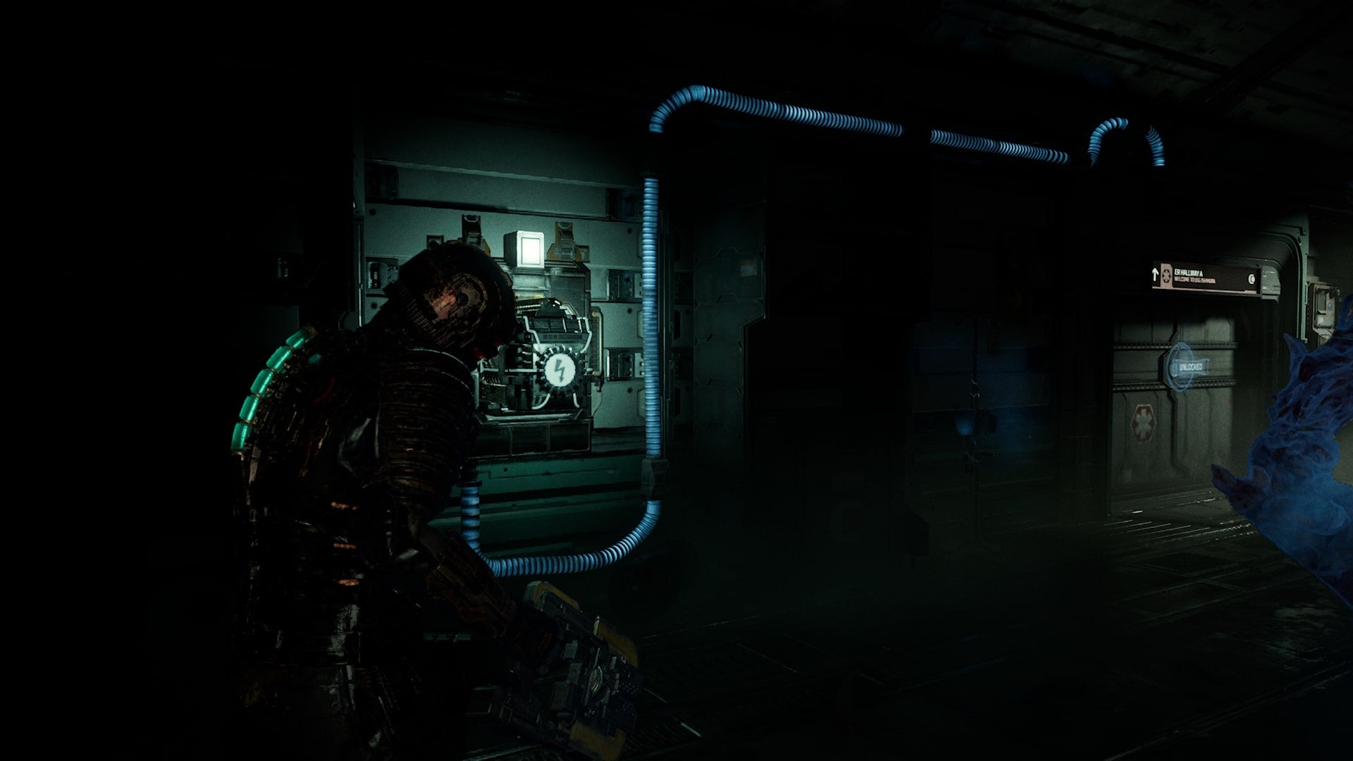 Isaac posiziona una cella energetica vicino all'ingresso della porta del pronto soccorso A in Dead Space