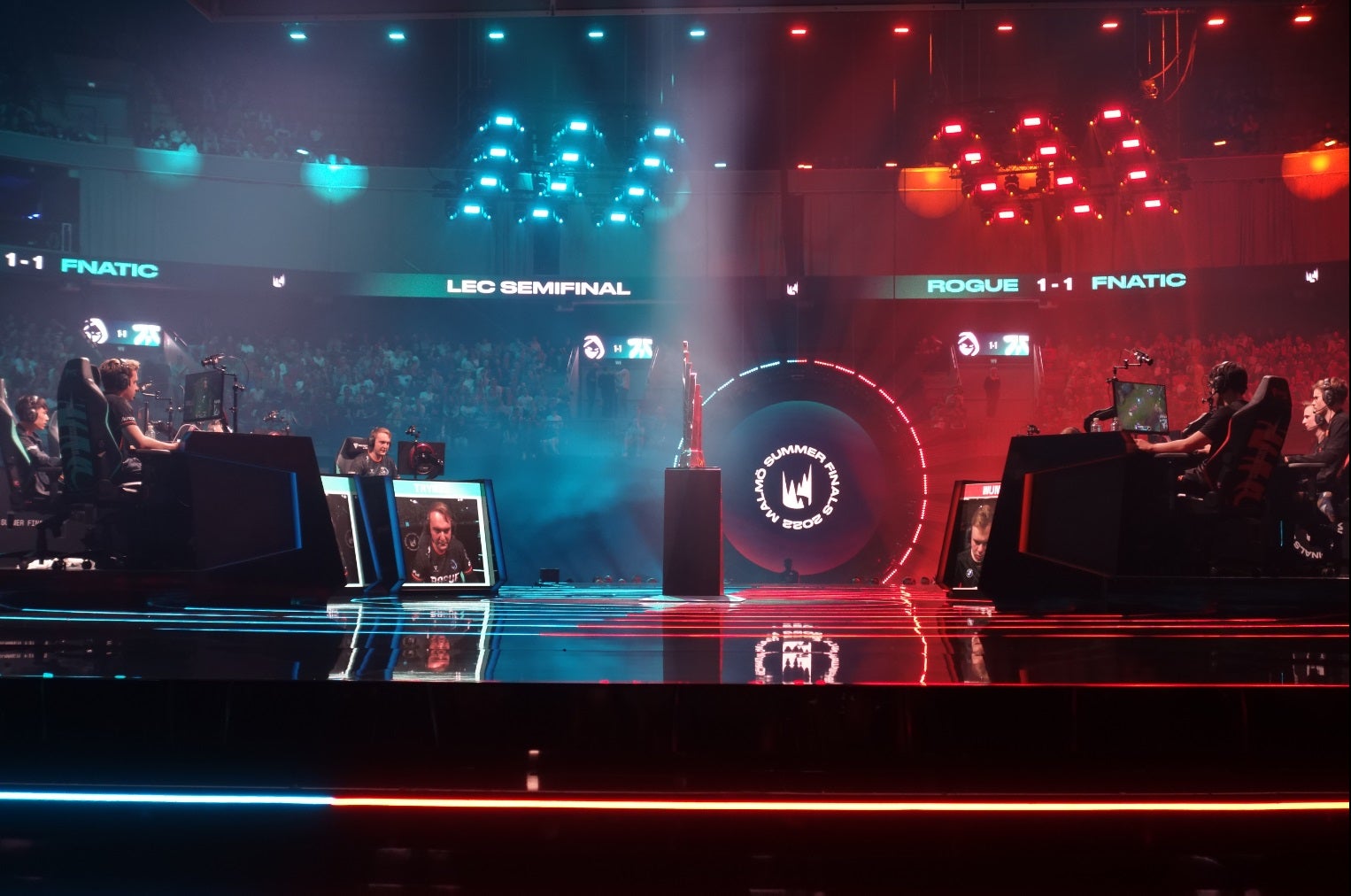 LEC Summer finals 2022 stage with trophy in the centre.