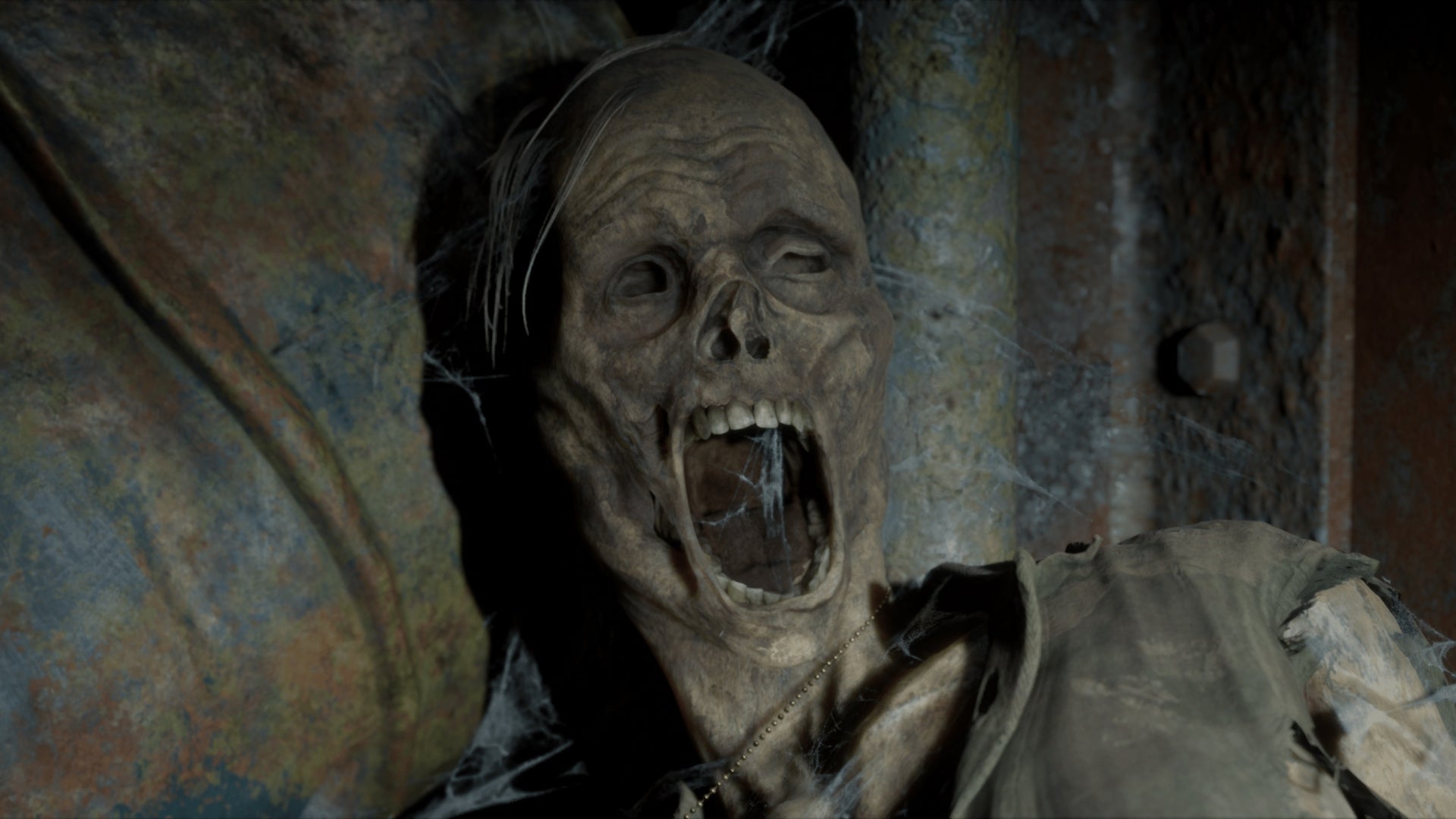 A corpse on the ghost ship in Man of Medan can be seen with its mouth open.