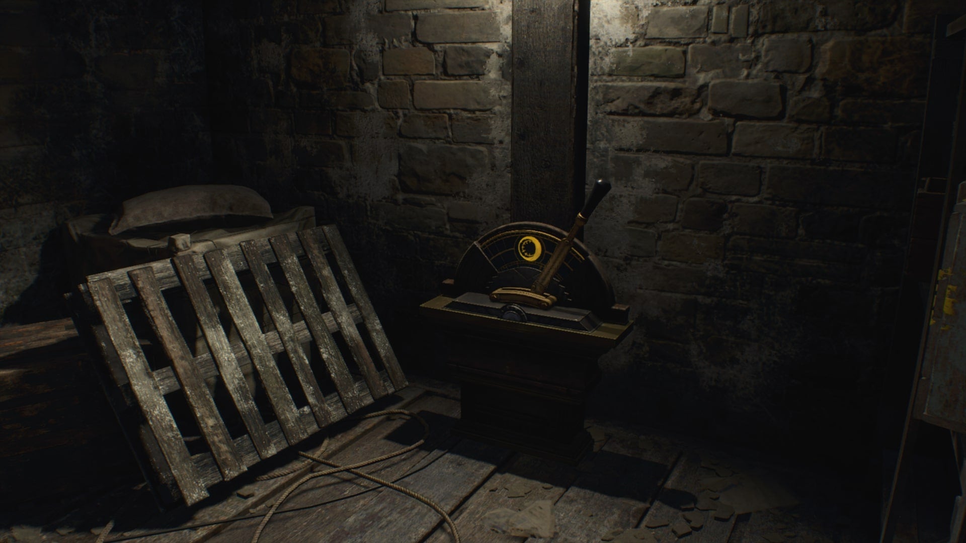 A lever is shown beside some wooden palettes in Resident Evil 4 Remake