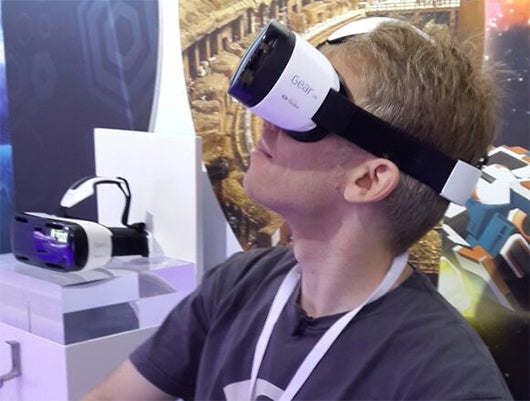 Image for Oculus Rift and Samsung bring virtual reality to mobile with Gear VR