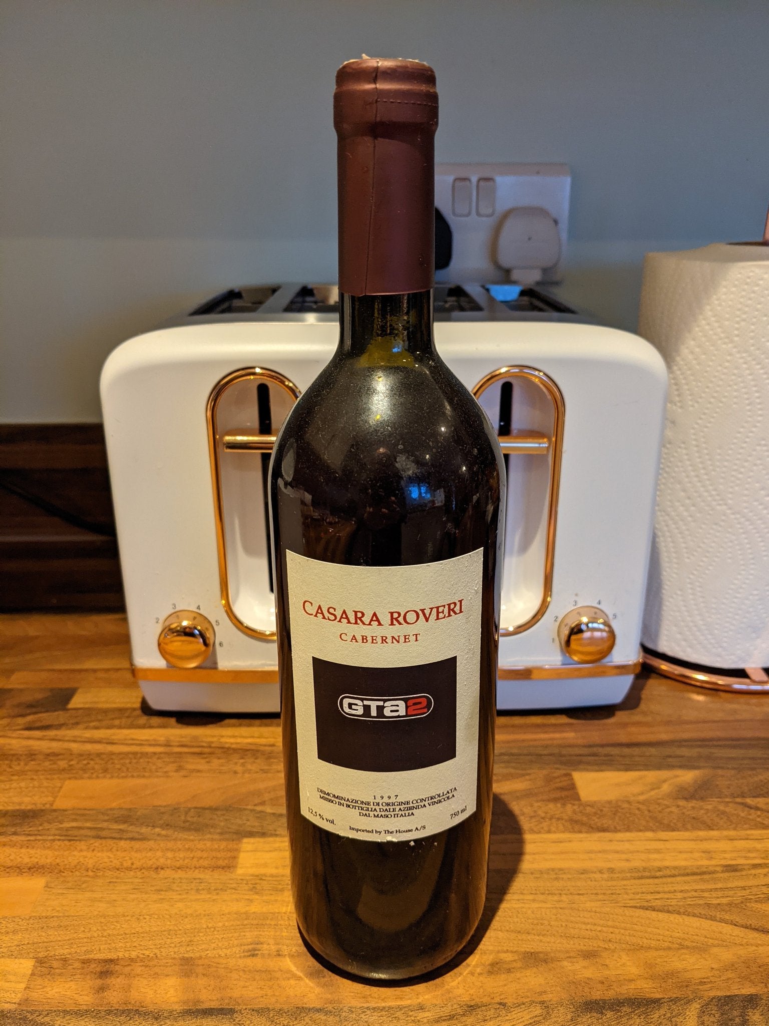 Image for GTA 2 got its own branded wine, and this bottle has never been opened 21 years later