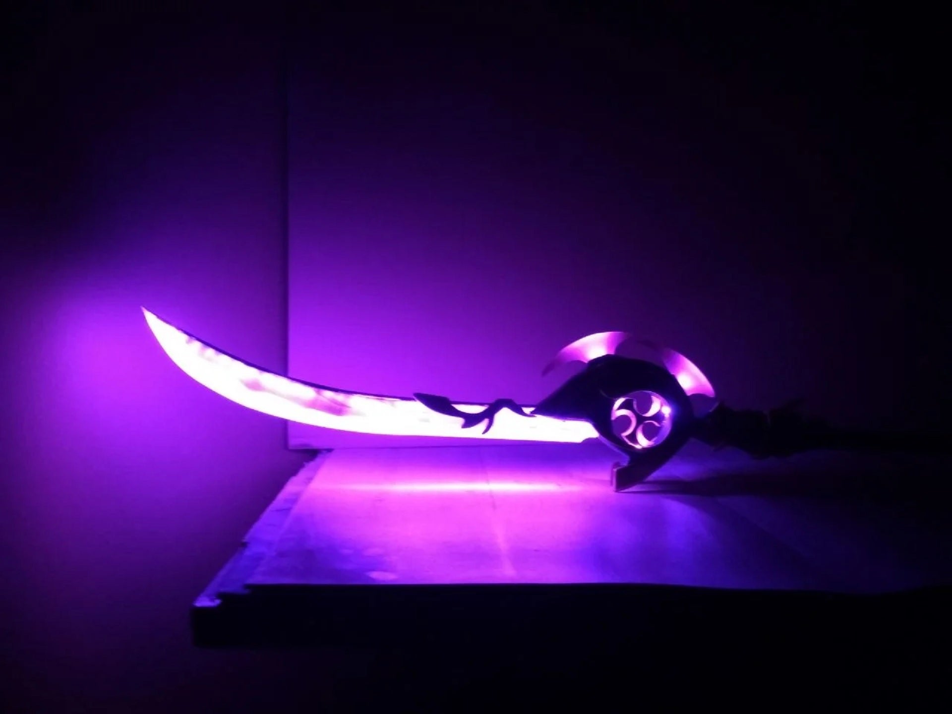 This Russian crafter has been creating stunning Genshin Impact weapons in spite of economic sanctions - 43