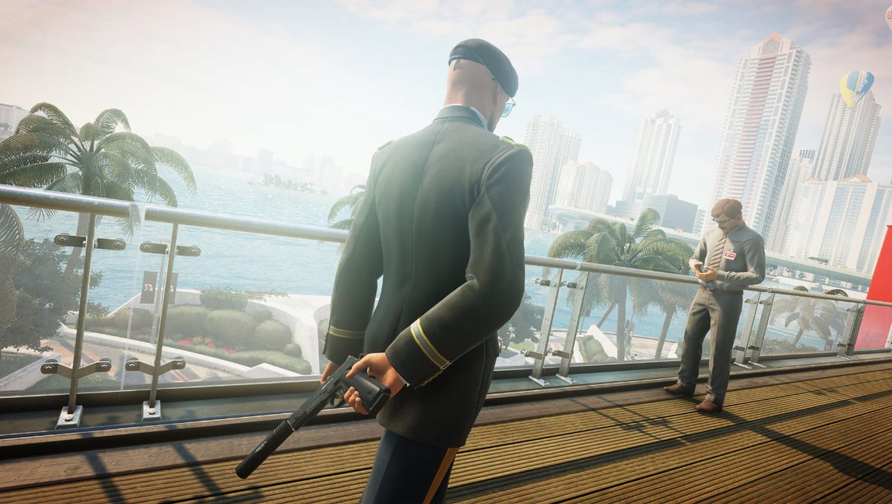 Hitman 2 shows you a grid on the floor where security cameras are looking |  VG247