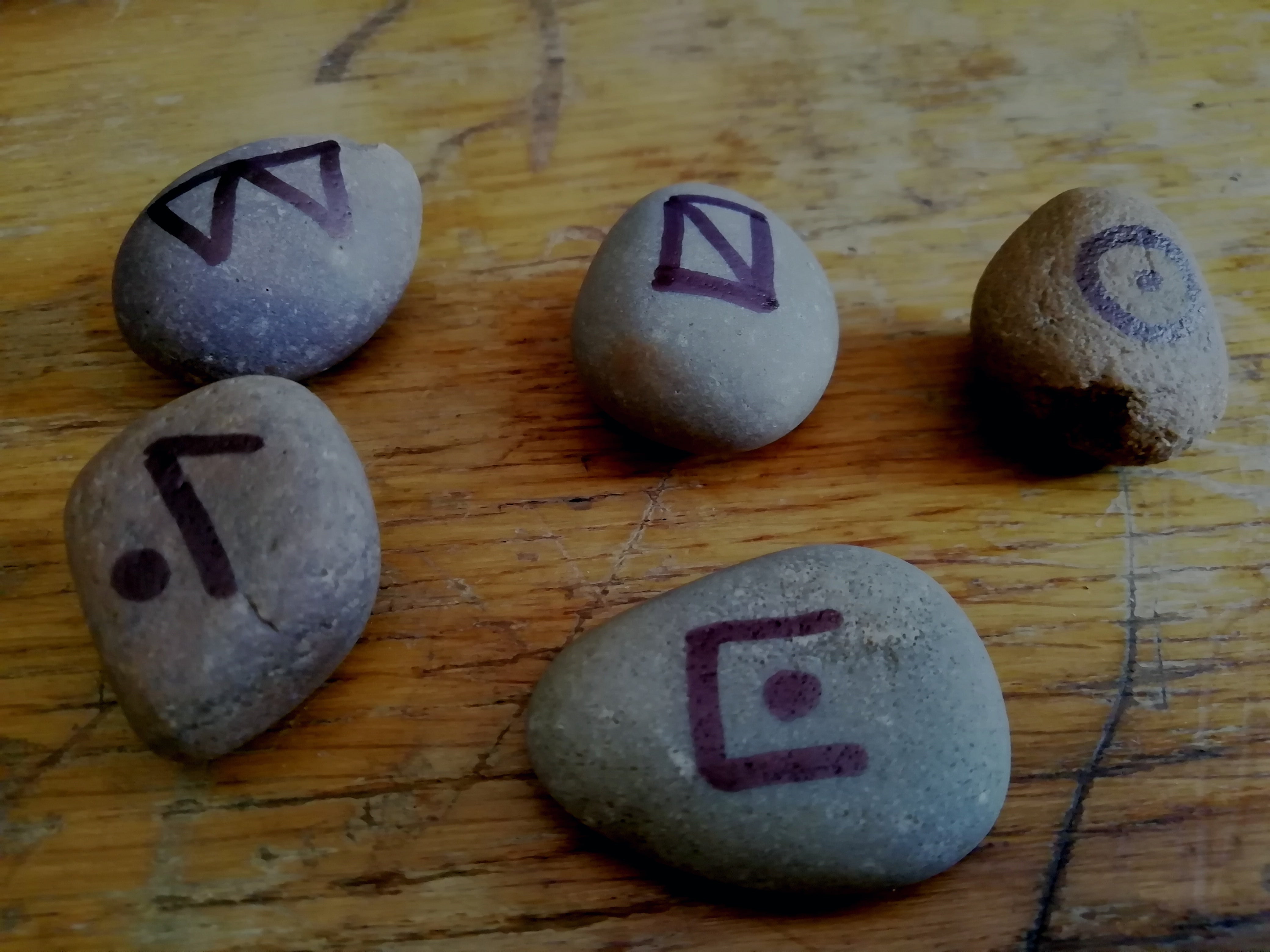 Image for Using hunting runes to track wild animals in Red Dead Redemption 2