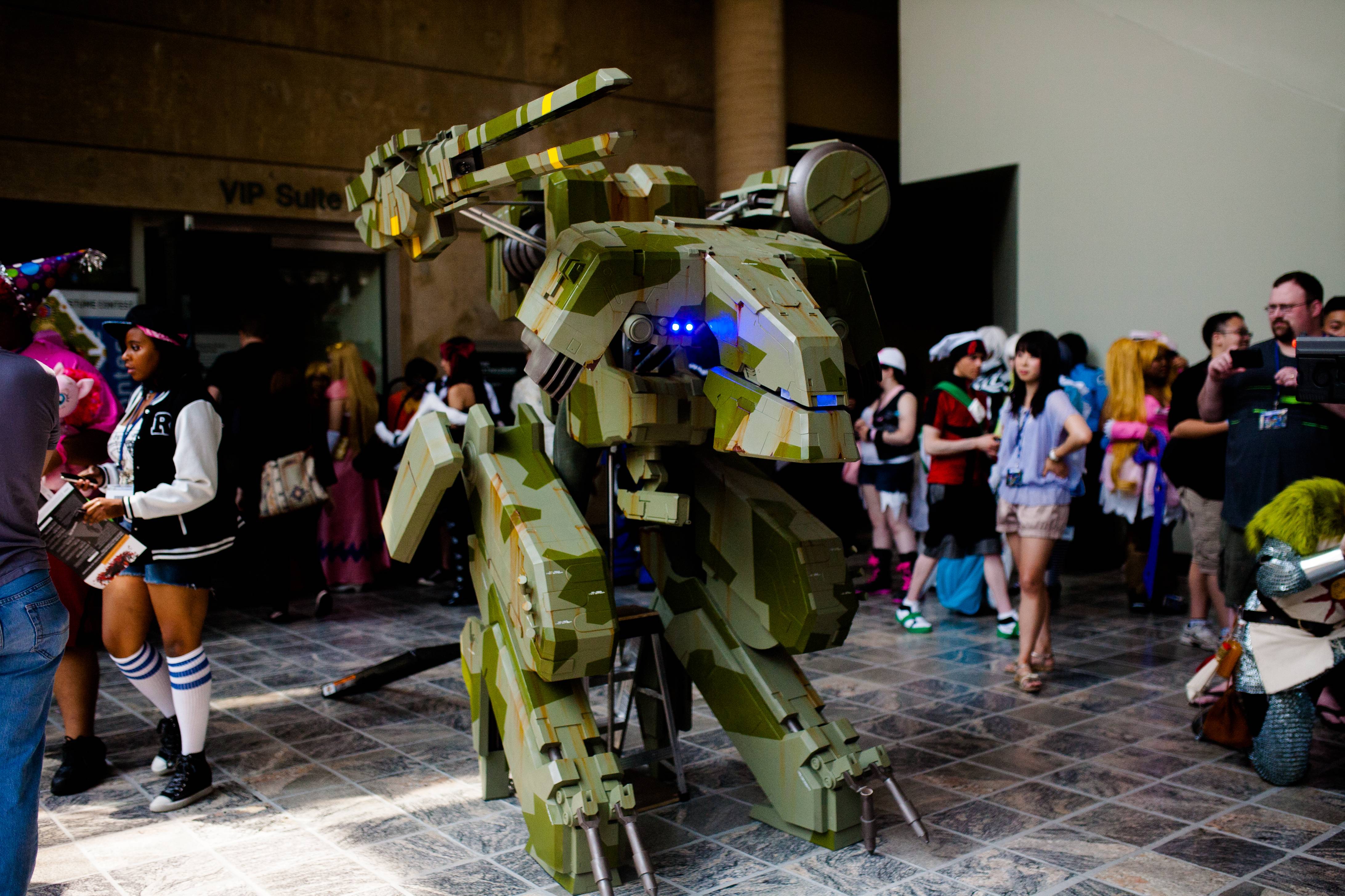 Image for You have to see this mind-blowing Metal Gear REX cosplay