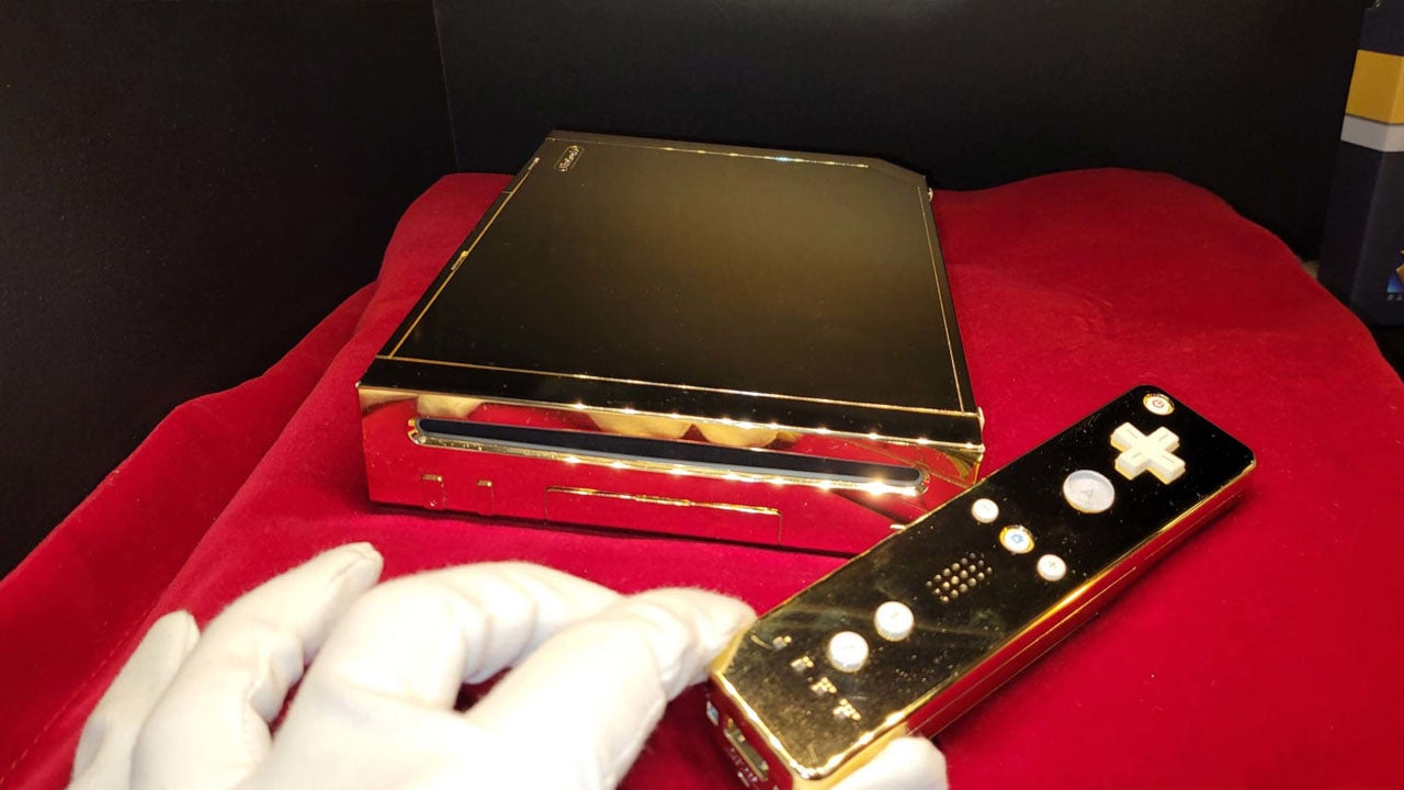 Image for The Queen's Golden Wii could be yours as it is once again up for auction
