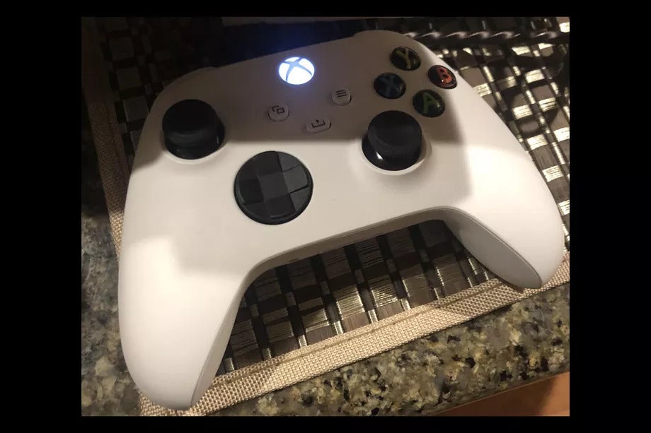 Image for White version of Xbox Series X controller appears online, but it's probably just a special edition